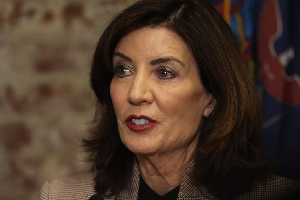 NY state lawmakers propose boosting taxes on the rich, challenging Hochul and aligning with Mamdani