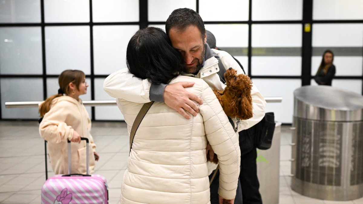 Stranded travelers share firsthand accounts from the Middle East – NBC New York