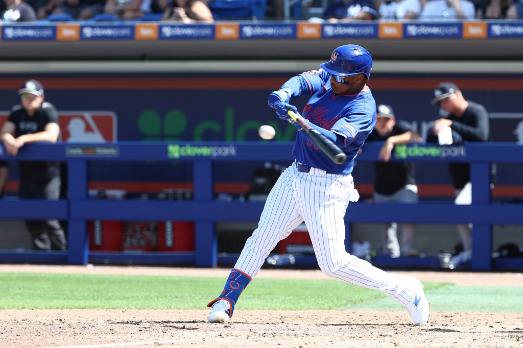 Jorge Polanco drives the ball in the fourth inning against the New York Yankees.