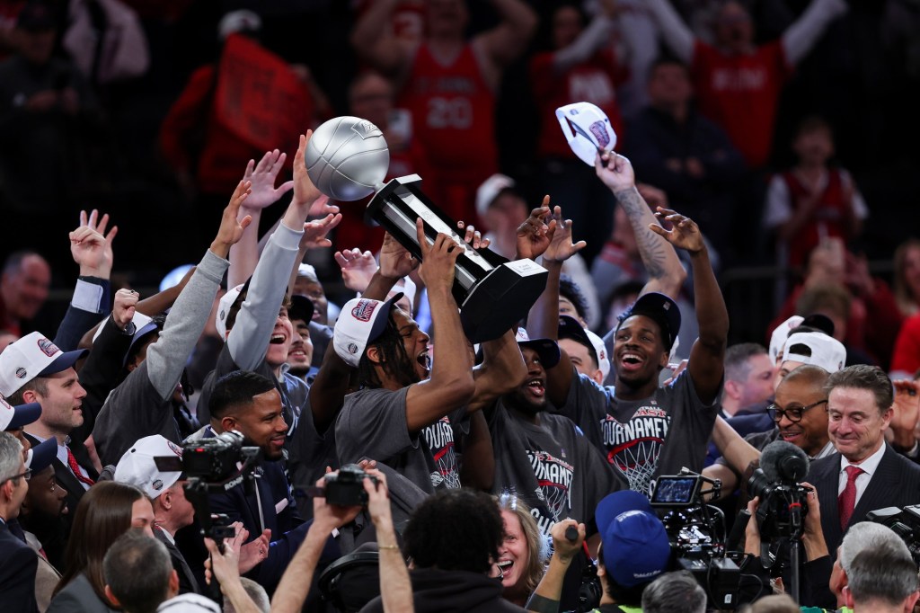 St. John's blows out UConn to win 2nd consecutive Big East Tournament title