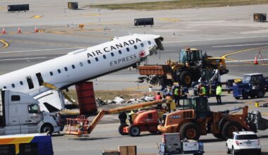 Plane in LaGuardia crash towed from runway – NBC New York