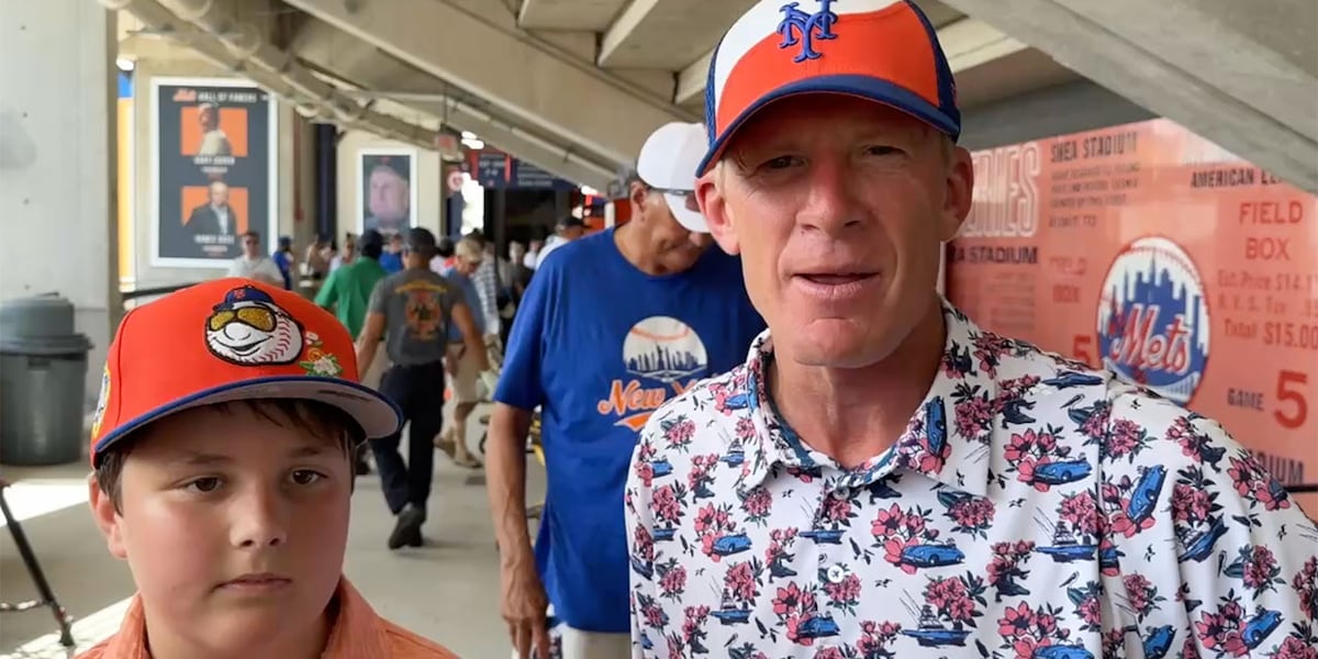 New York baseball fans pack Clover Park for Mets-Yankees spring training game