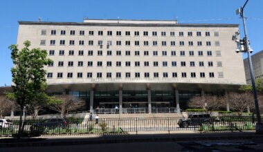 Queens man pleads guilty to attempting to kill 82-year-old he pushed onto subway tracks — Queens Daily Eagle