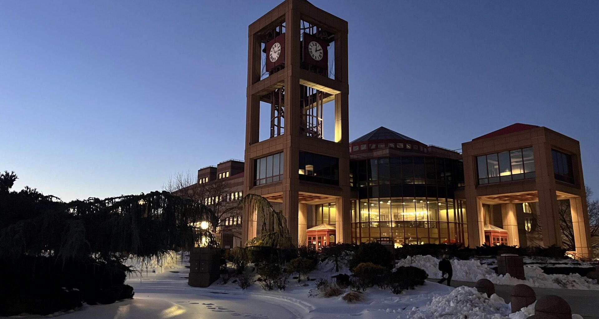 Ice and Snow Kick Off Semester at Queens College – The Knight News