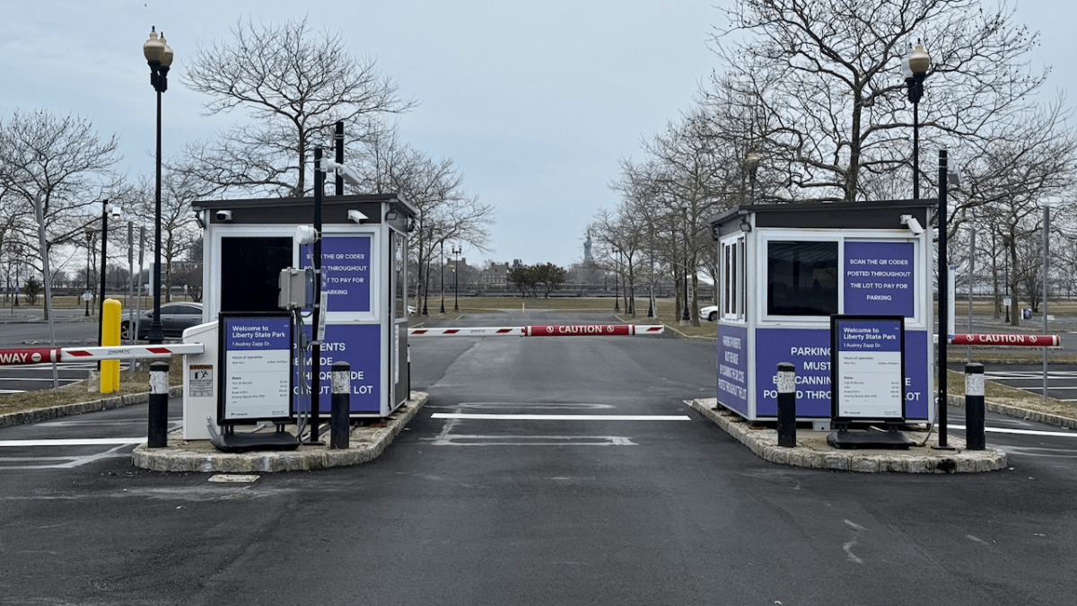Local Man Blows Whistle on LSP Parking Lot Operator. Refunds Are Coming