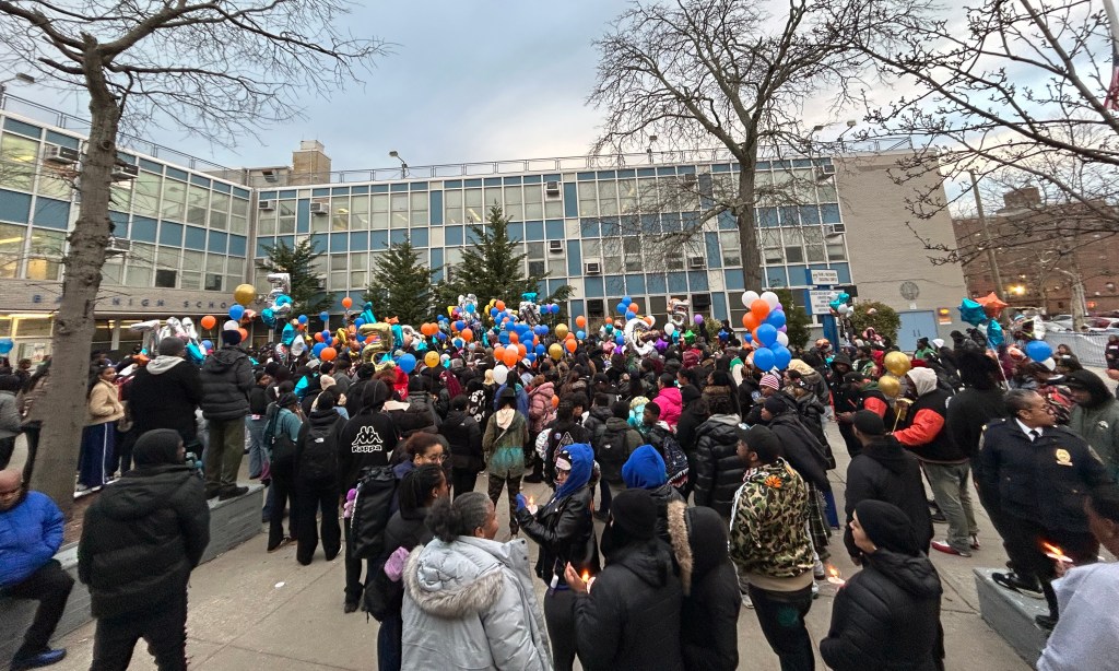 Brooklyn H.S. football player shot dead at Brooklyn NYCHA apartment honored at vigil