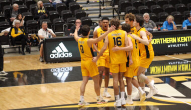NKU men’s volleyball gets there first-ever conference win over Queens – The Northerner