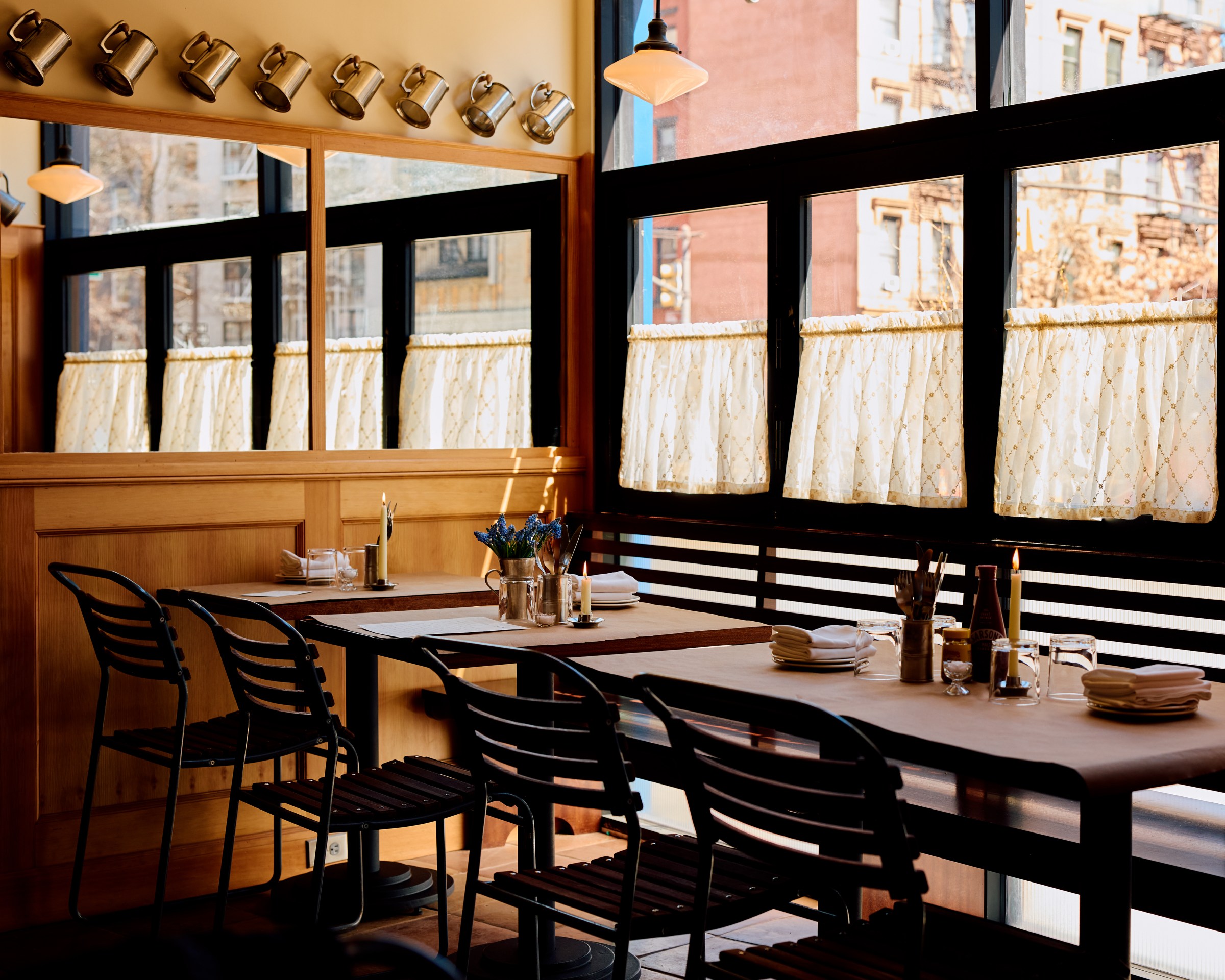 A restaurant dining room.