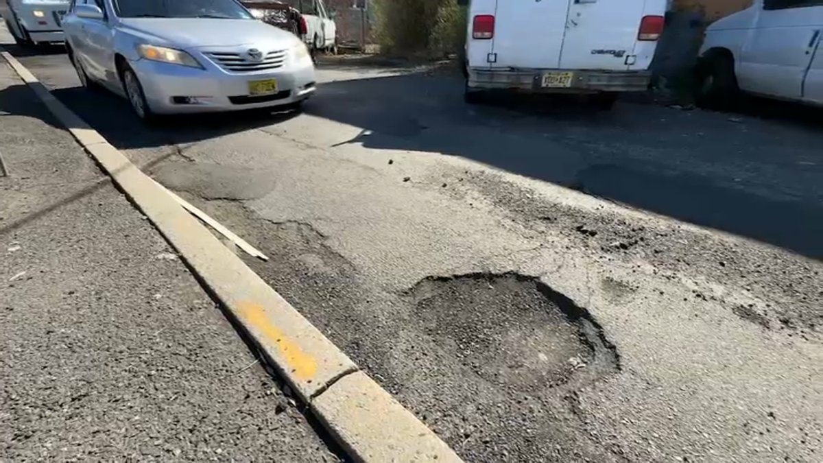 Who pays for damage caused by potholes? In NJ, it’s the drivers – NBC New York
