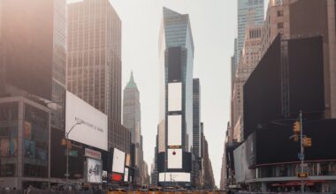 Kimpton era midtown new york opens thirty-three storey luxury hotel in manhattan with rooftop skyline bar, chef rocco dispirito dining and modern guest rooms