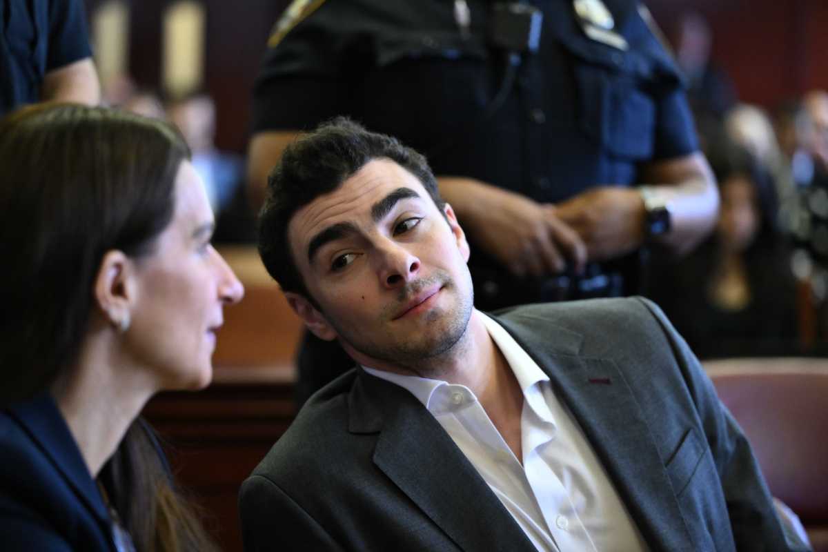 Mangione, Manhattan DA release dueling arguments prior to evidence suppression decision