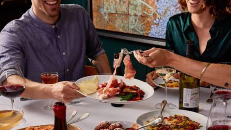 New York State’s Must‑Try Bites: The Dishes, Festivals & Trails Your Clients Will Love