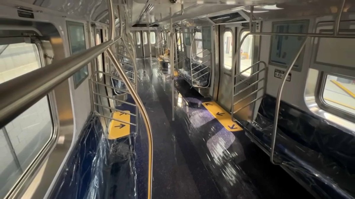 No more orange seats? MTA to get new subway cars on these lines – NBC New York