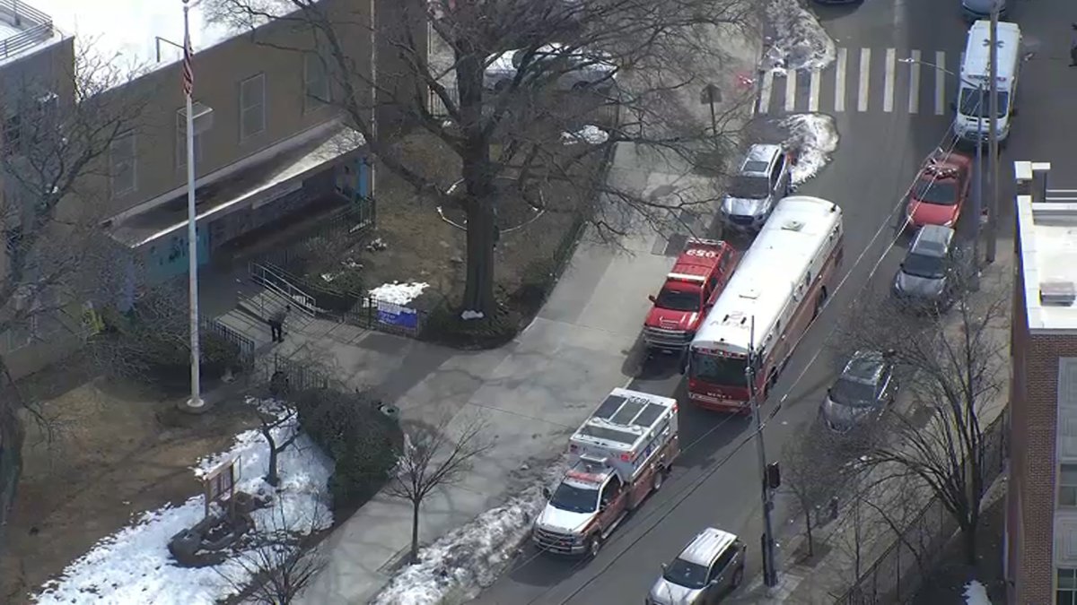14 kids hurt in pepper-spray incident at Queens school – NBC New York