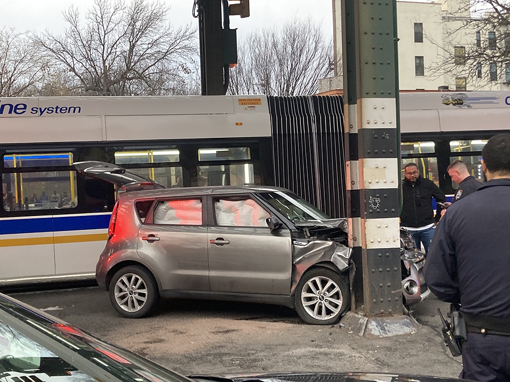 Norwood: Two Hospitalized following a Single-Vehicle Car Crash on Jerome Ave & Mosholu Pkwy