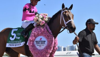Prom Queen Powers Home in Gulfstream Park Oaks
