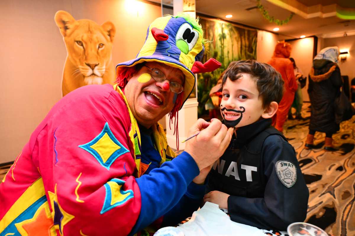 Chabad of Northeast Queens observes Purim with jungle-inspired celebration – QNS