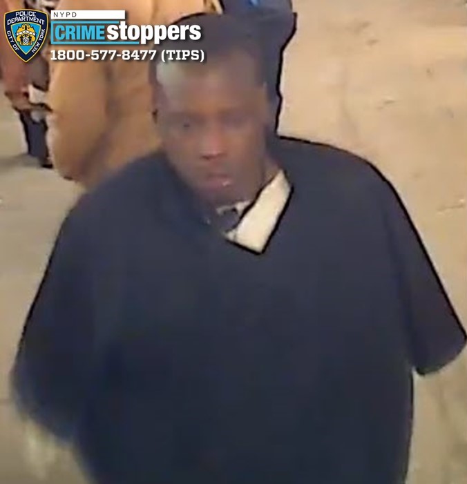 Deranged man shoves man onto subway tracks in Manhattan after being denied money: cops