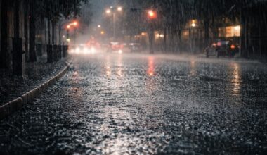 Latest: Rain, Strong Winds and Flooding Threat Could Disrupt New York City Travel