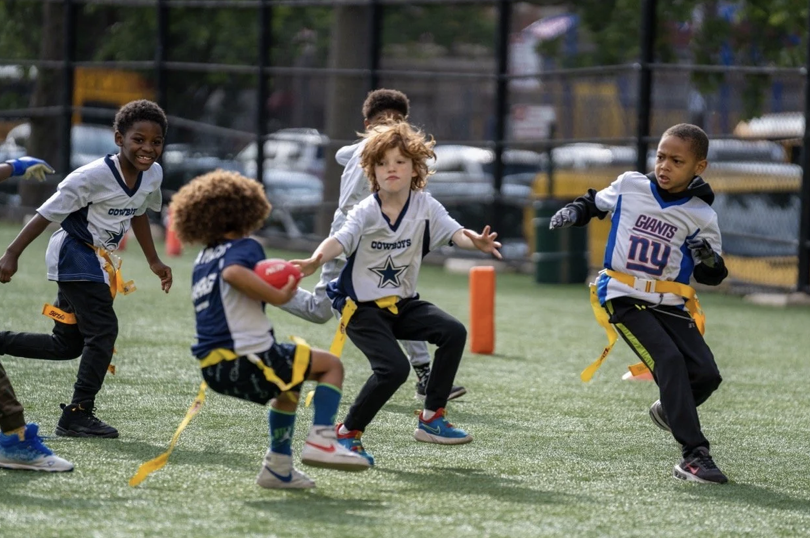 Flag football programs for kids in Brooklyn | Brooklyn Bridge Parents