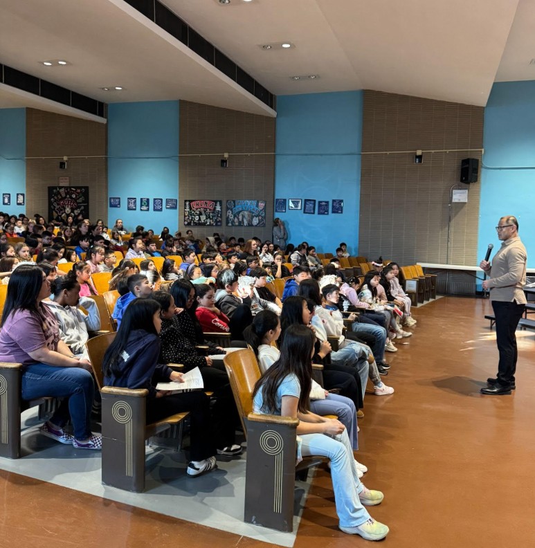 Sen. Liu visits schools in northeast Queens as part of NYC Civics Week – QNS