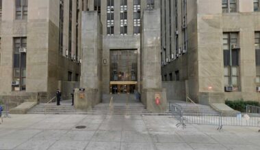 Manhattan shoplifting suspect dies after medical emergency in police custody while being booked: sources