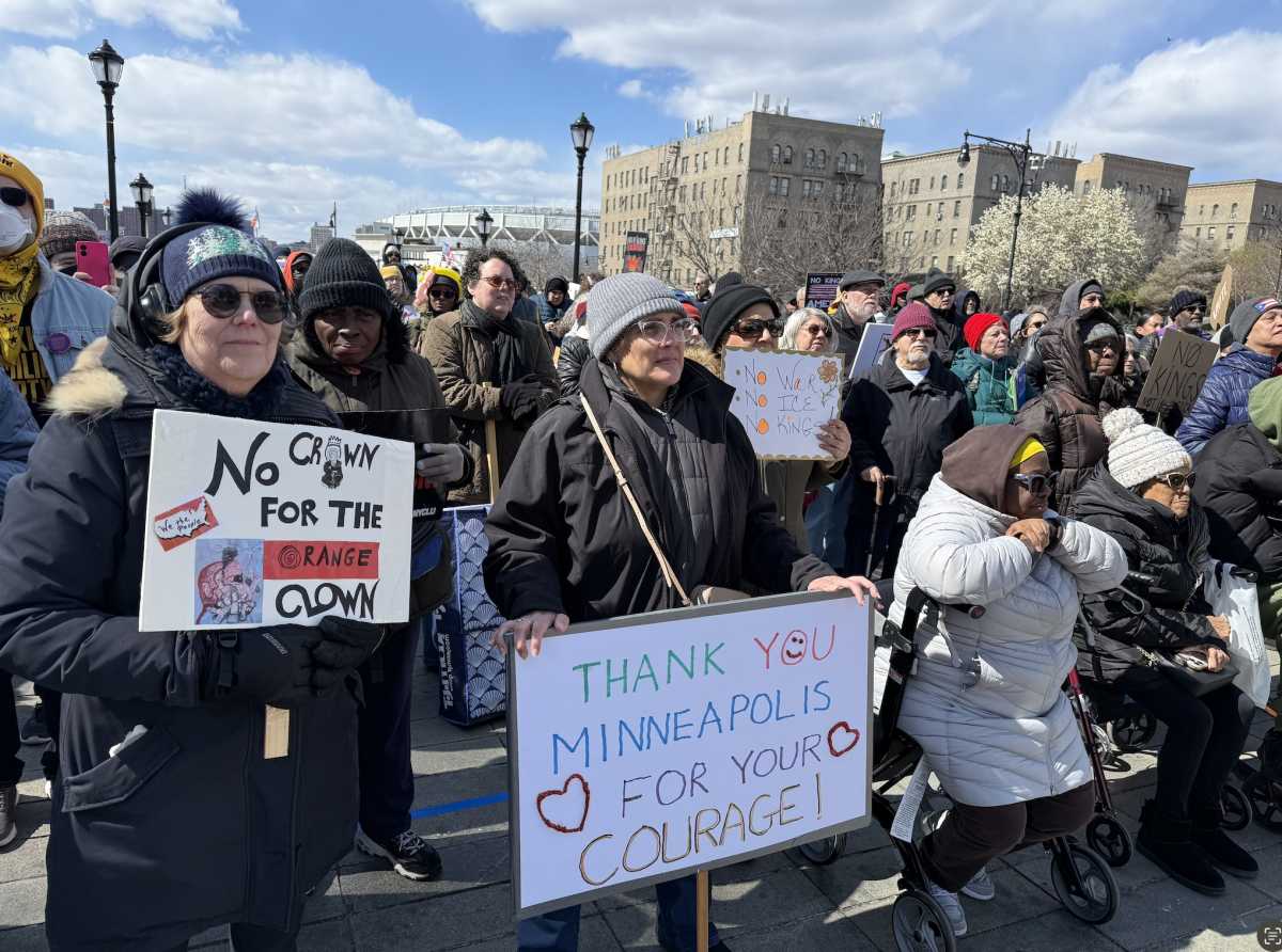 Hundreds Rally in the Bronx for No Kings Day – Bronx Times