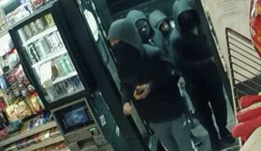 Masked perps carjack cab driver on break in Lower Manhattan