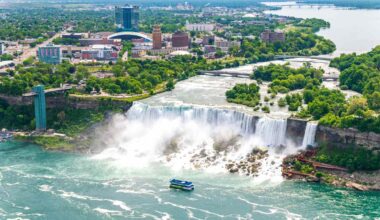 The Essential Guide to Amtrak's Maple Leaf