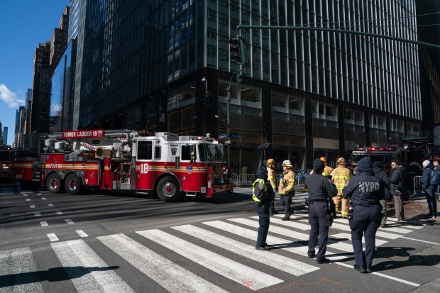 FDNY members respond to a fire on top of a 27-story high-rise on E. 43rd St. near Madison Ave. in Manhattan on Tuesday, March 17, 2026, in New York. City (Barry Williams/ New York Daily News)