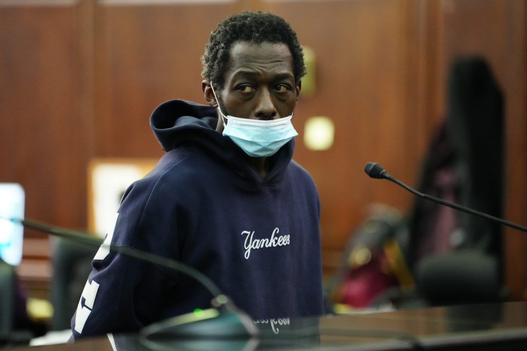 Parolee with 131 arrests arrested for setting homeless man on fire at Penn Station: police