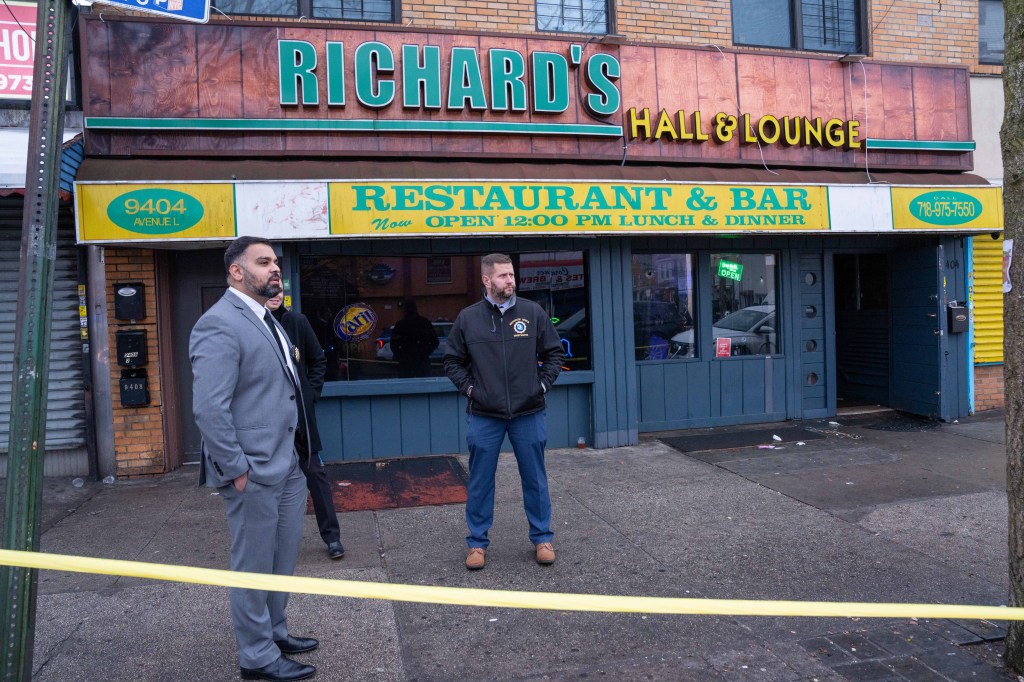 Two men, two women wounded in Brooklyn bar lounge shooting