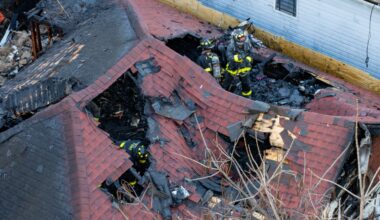 Firefighter injured battling blaze in vacant Brooklyn home
