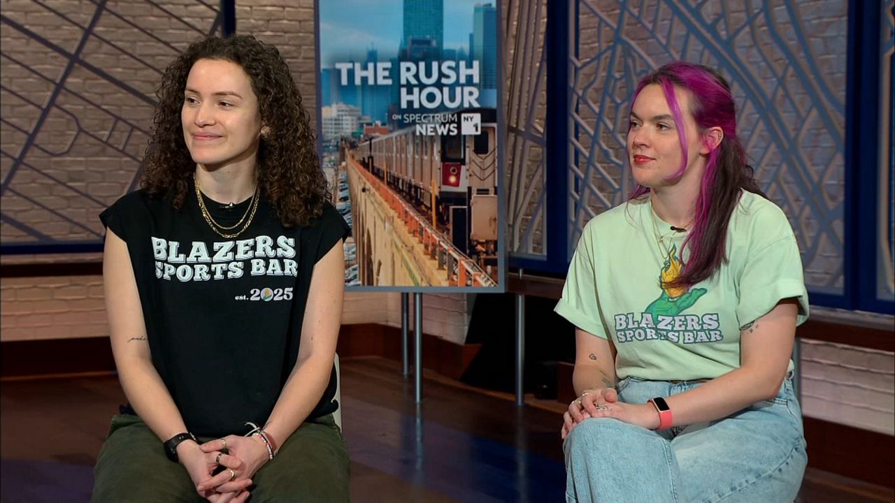 Brooklyn sports bar celebrating Women's NCAA Tournament