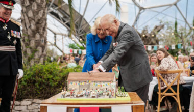 King Charles struggles as he makes tribute to Queen Elizabeth II