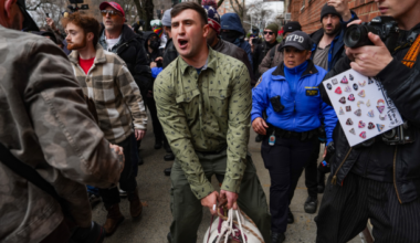 4 arrested after ‘suspicious device’ thrown during protest outside NYC mayor’s home