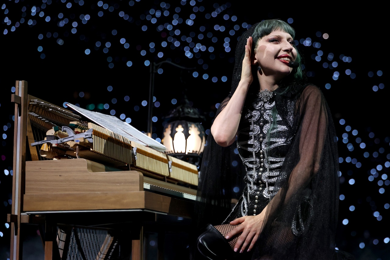 Lady Gaga - The MAYHEM Ball Tour - New York