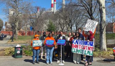 Reynoso, Williams hold Ravenswood rally criticizing Hochul over proposed changes to landmark climate legislation – QNS