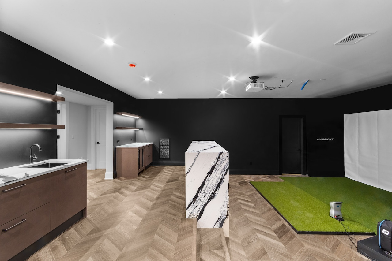 Record sale in Englewood Cliffs