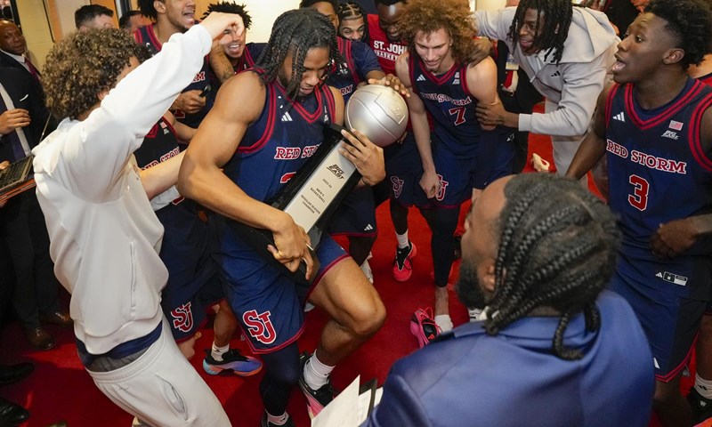 St. John's Earns Win at Seton Hall; Secures Top-Seed