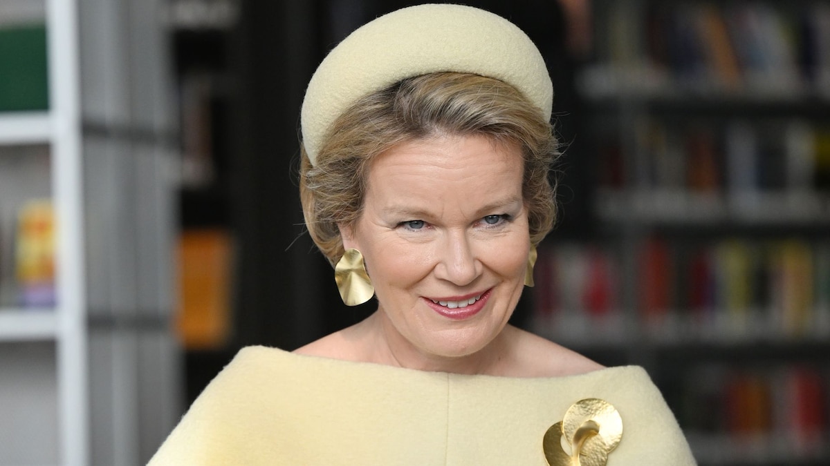 Nine Provinces tiara, champagne-gold gown, and hidden symbolism