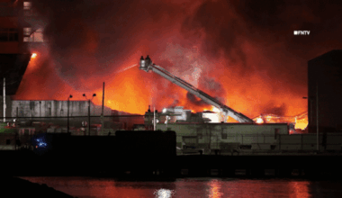 VIDEOS: Brooklyn inferno draws massive FDNY response; people told to close windows