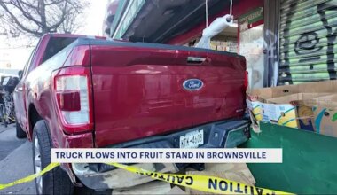 News 12 | Brooklyn | Pickup truck strikes fruit stand in Brownsville