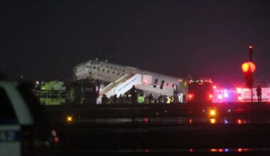 4 firefighters critially injured as Air Canada flight, firetruck collide at LaGuardia: sources