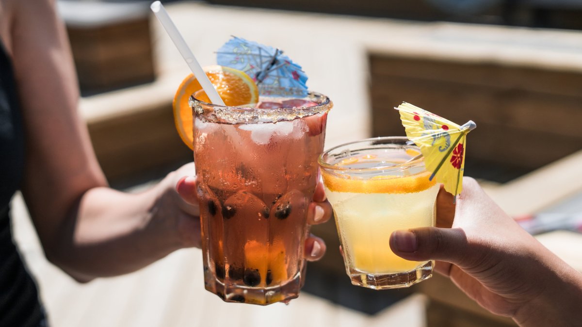 NY bill could let people drink outdoors during World Cup – NBC New York