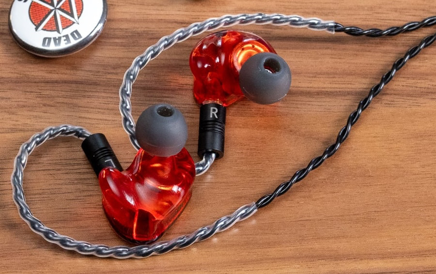 Apos Rock Lobster IEM with tips