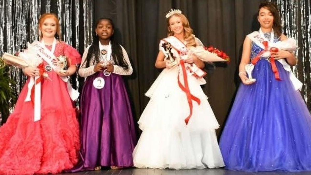 Luverne crowns band booster queens