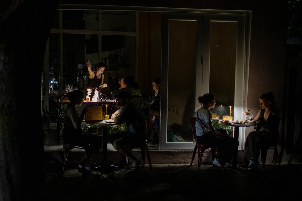 New Yorkers May Soon Be Forced To Turn Off Lights