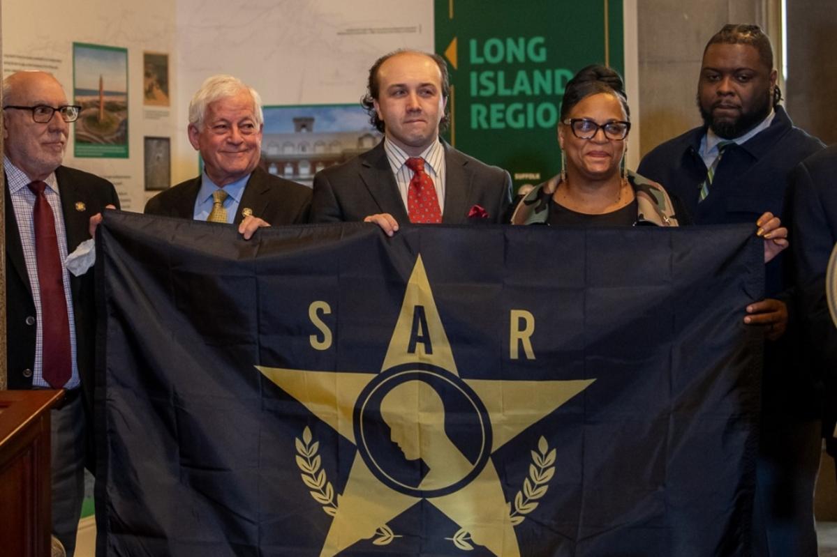 New Yorkers Will Soon See a New Flag Flying Over the State