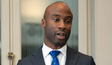 NYC public schools OK AI use in lesson plans, not grades or discipline